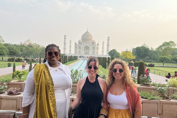 Taj Mahal tour by Luxury Car from Delhi