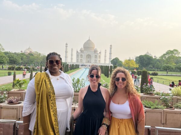 Taj Mahal tour by Luxury Car from Delhi